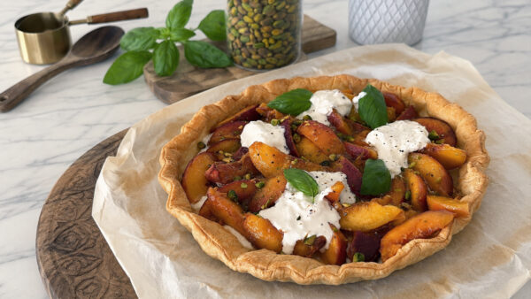 Tarte Fine Peches Et Burrata